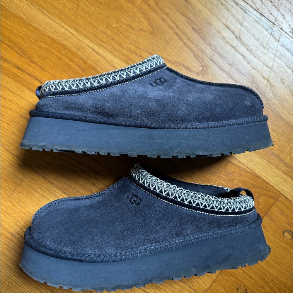 UGG Women’s Tazz Slippers in Obsidian, Platformed